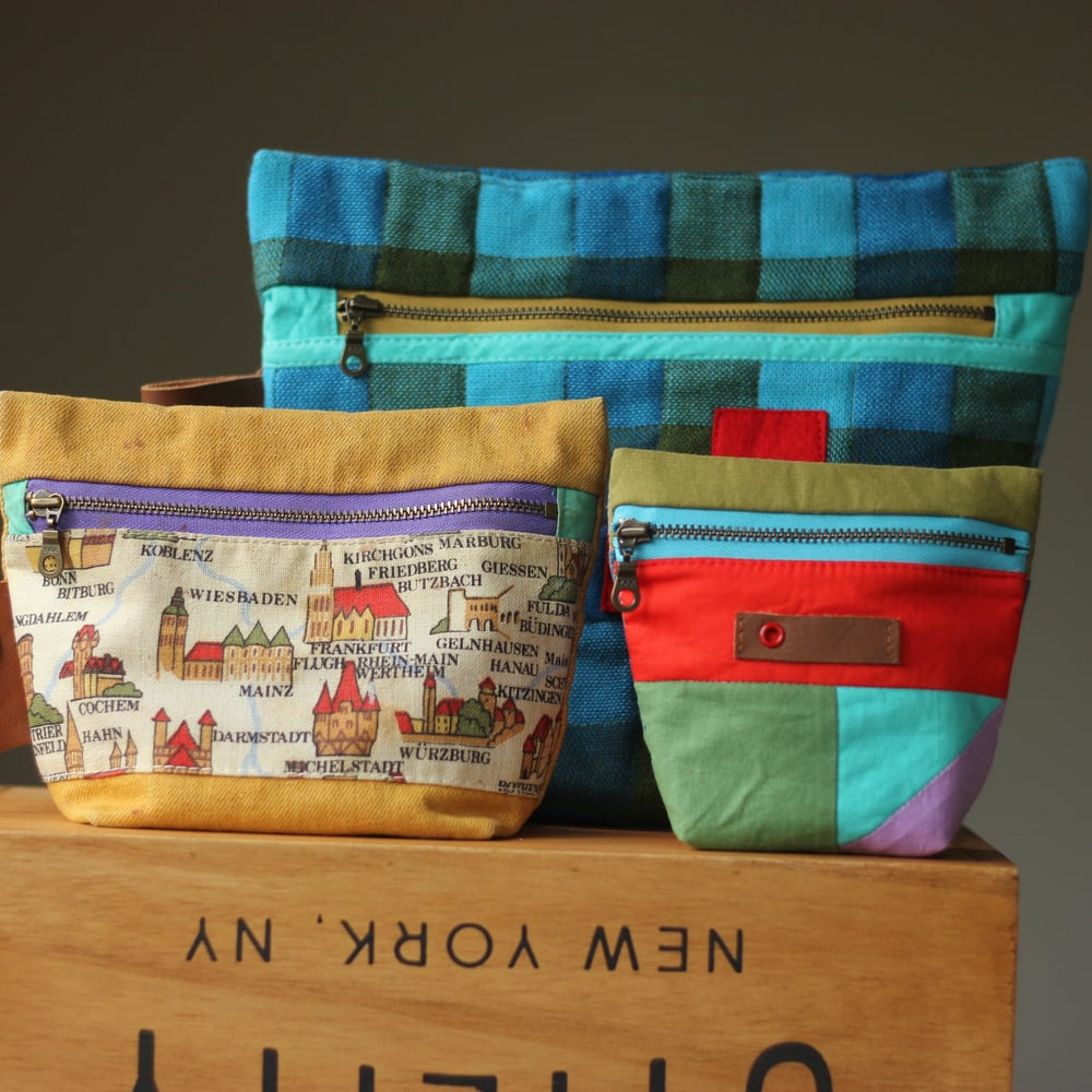 Image of  GERTIE - x - La biggy sized Quilted Carrier // First Aid pouch