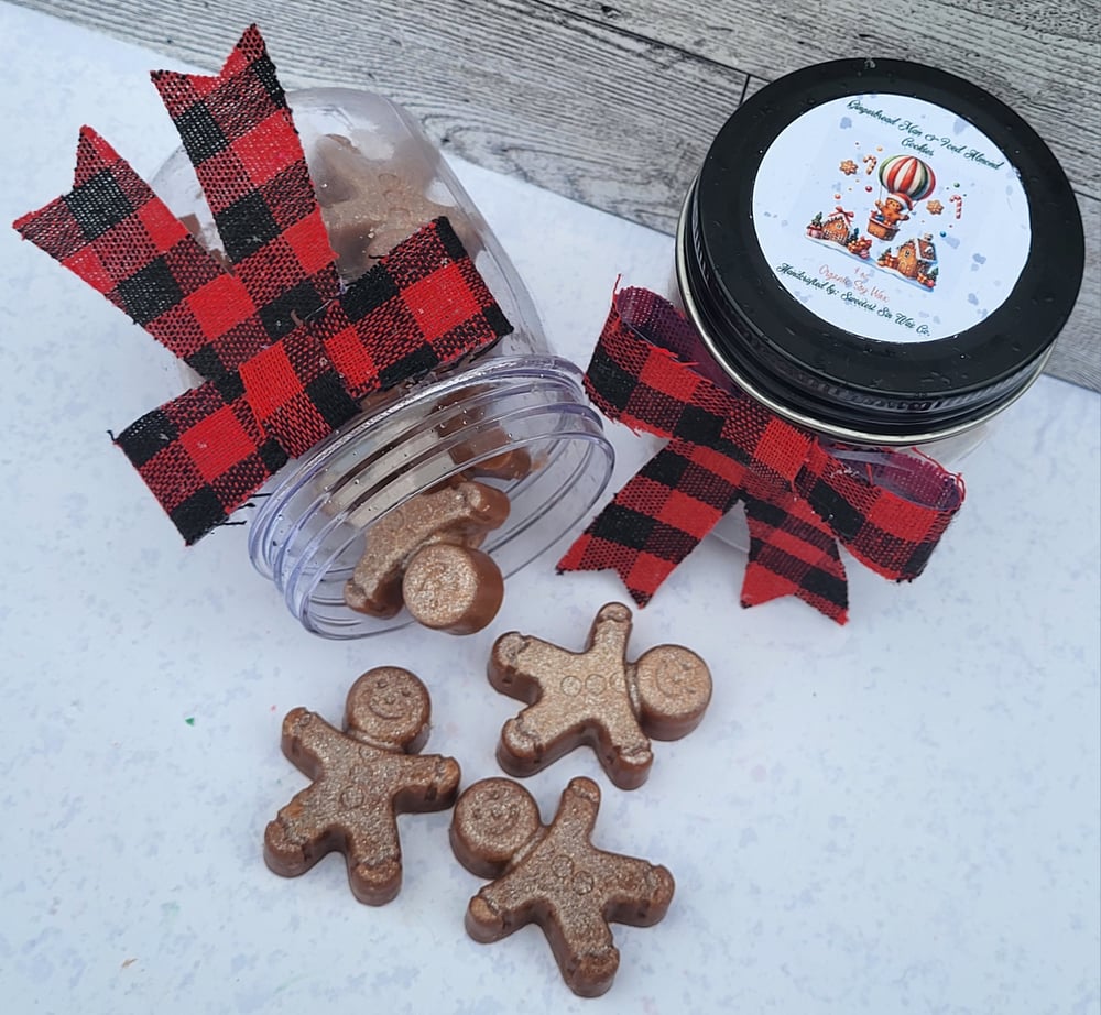 Image of Gingerbread & Iced Almond Cookies 