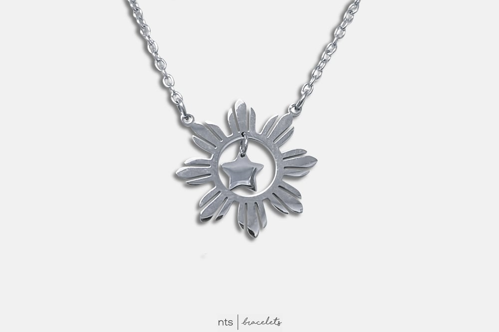 Image of SILVER FULL SUN NECKLACE WITH DANGLING STAR (Silver)