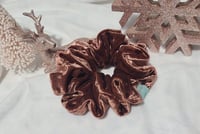 Image 1 of roxy feliz navidad scrunchie