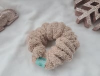 Image 2 of brownie feliz navidad scrunchie