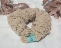 Image 4 of brownie feliz navidad scrunchie