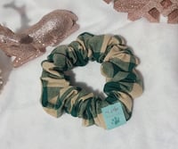 Image 4 of liam feliz navidad scrunchie