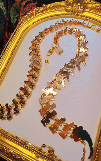 Image 1 of GOLD ARTICULATED SPINE Glasses / Mask Chain