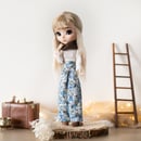 Image 3 of Pantalon "Victor" bleu fleuri - Pullip (Obitsu 27cm)