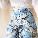 Image 2 of Pantalon "Victor" bleu fleuri - Pullip (Obitsu 27cm)