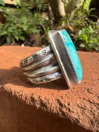 Image 2 of WL&A Handmade Heavy Ingot Split Band Patagonia Turquoise (AZ) Rectangular Ring - Size 11