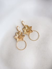 Image 2 of Petites Boucles d'Oreilles NIRISSE