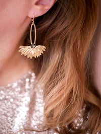 Image 4 of Boucles d'Oreilles FREYJA - Gris