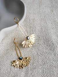 Image 3 of Boucles d'Oreilles FREYJA - Gris