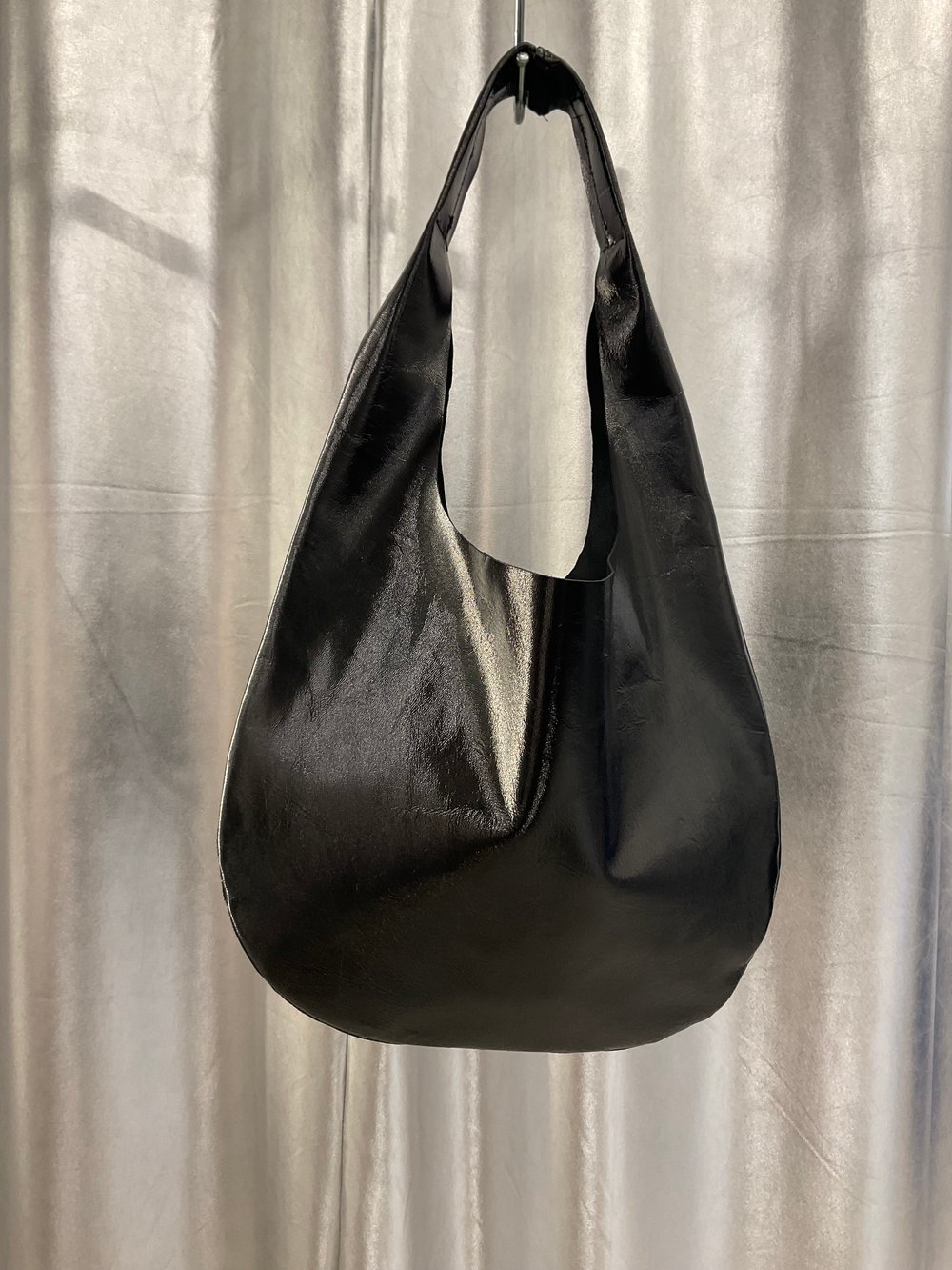 Leather hobo bag black patent 