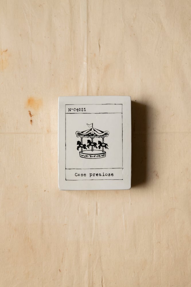 Image of box-leporello "there is a place/c'è un posto"