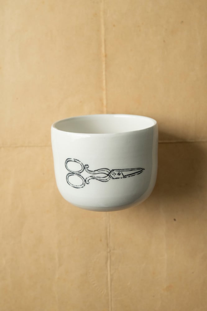 Image of cup-scissors