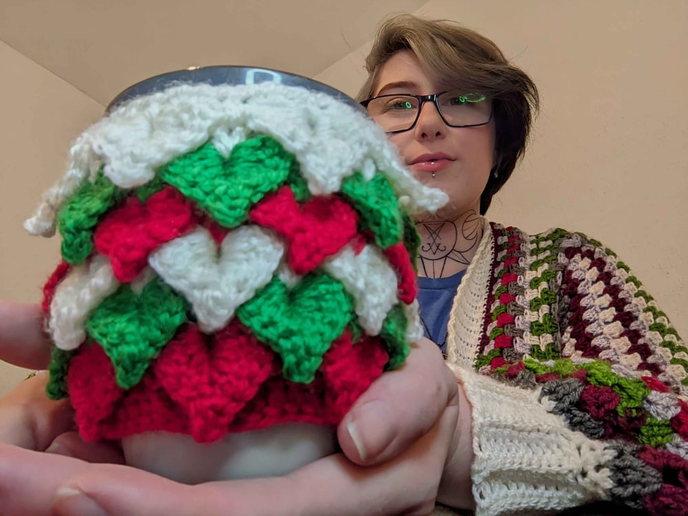 Image of Festive Dragon Scale Mug Cuff