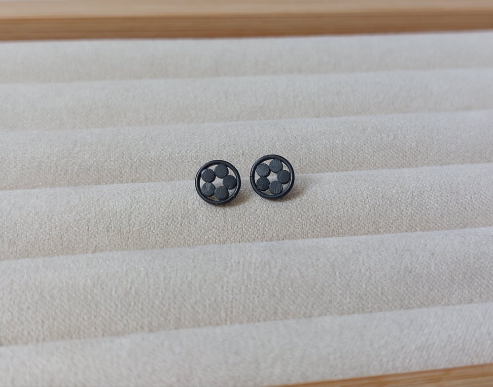 Image of Starflower Frame Earstuds, Black