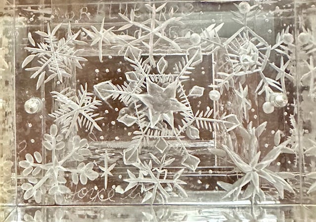 Image of Ice Cube Box with Snowflakes and Birds