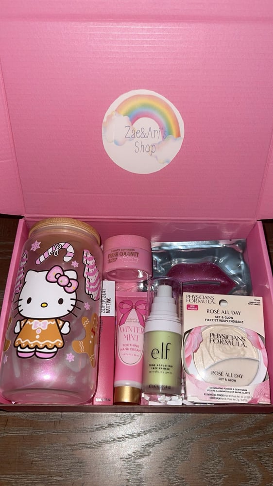Image of Hello Kitty Christmas box