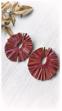 Image 5 of PEACOCK earrings - Burgundy