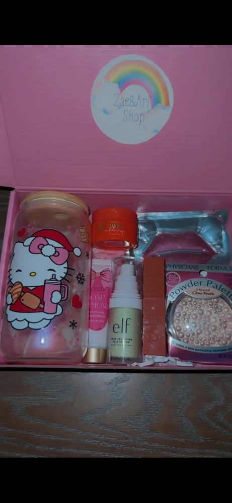 Image of Hello kitty Christmas make up box