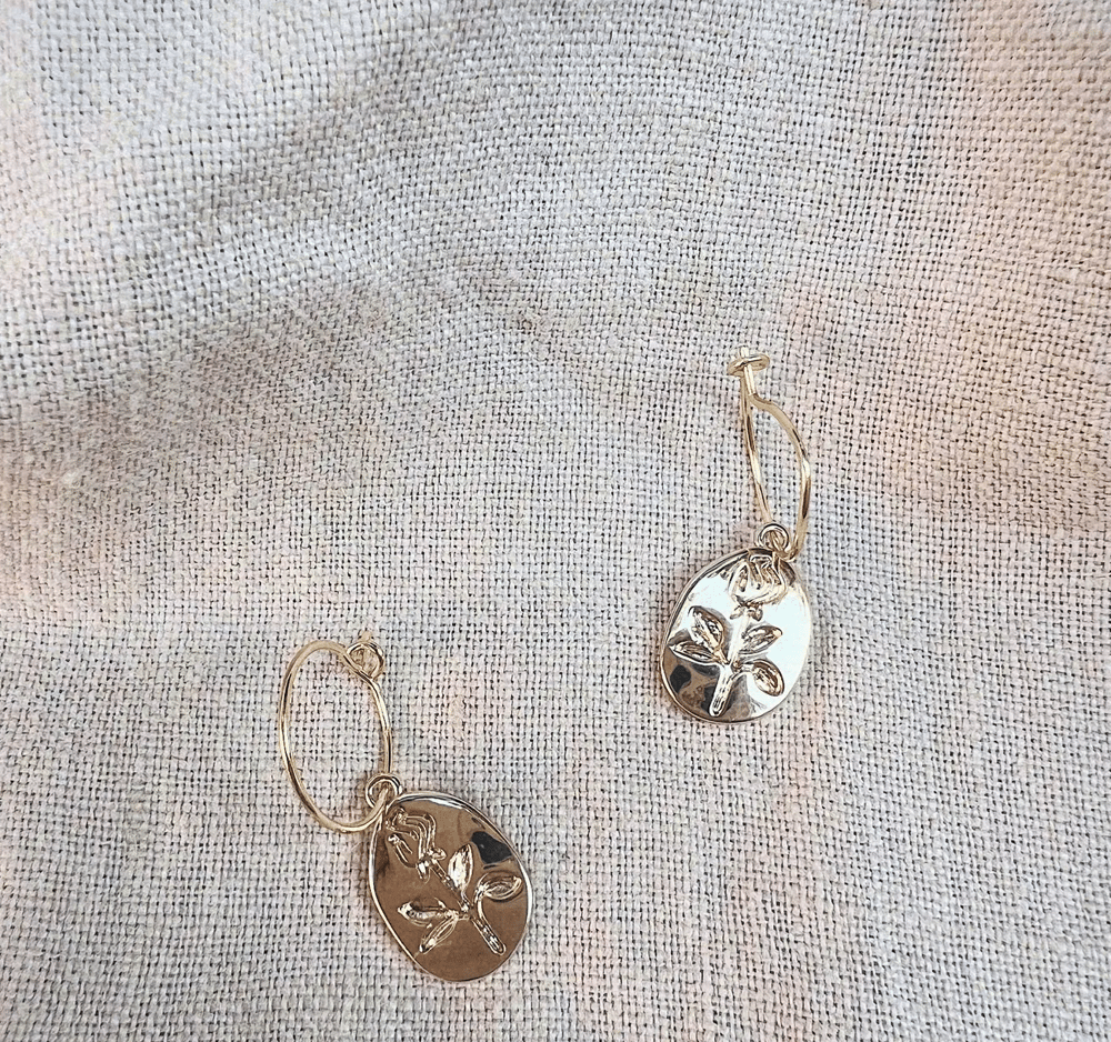 Image of ON SALE 25% OFF floral signet earrngs 