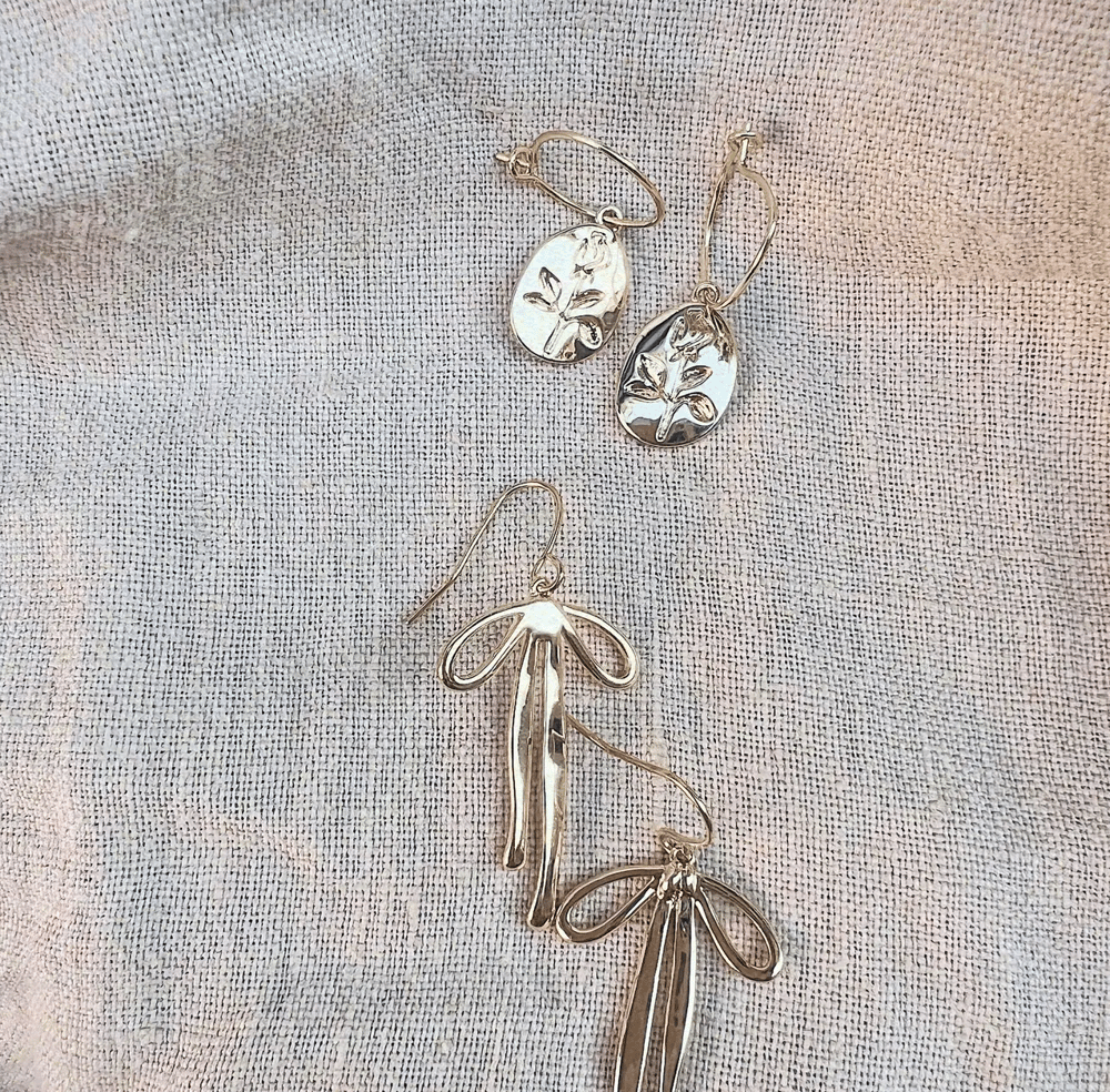 Image of ON SALE 25% OFF floral signet earrngs 
