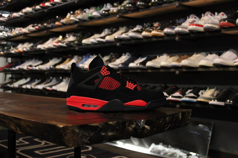 Air Jordan IV (4) "Black/Crimson Red"