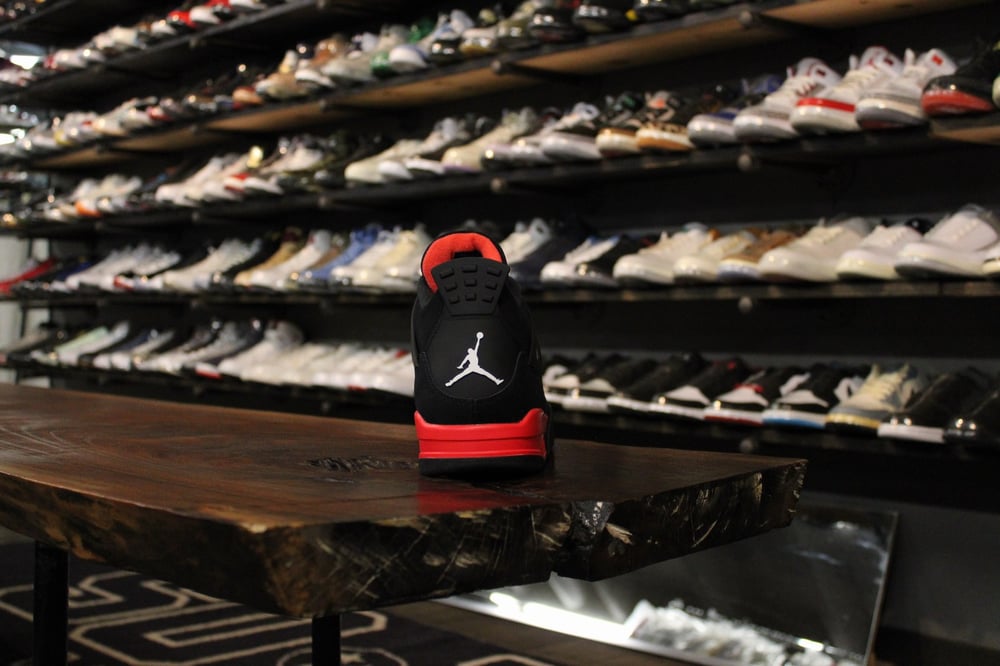 Air Jordan IV (4) "Black/Crimson Red"