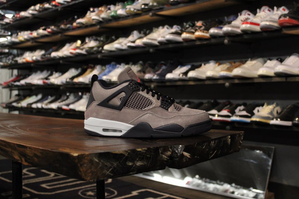 Air Jordan IV (4) "Taupe Haze"