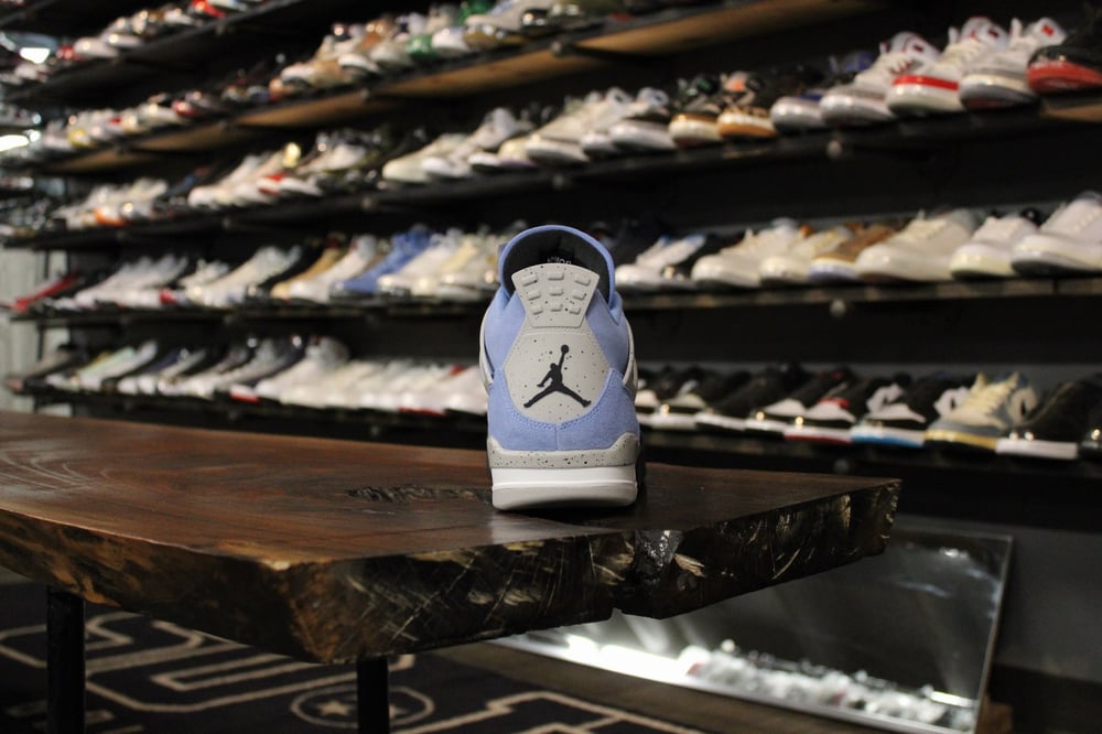 Air Jordan IV (4) "University Blue/Black"