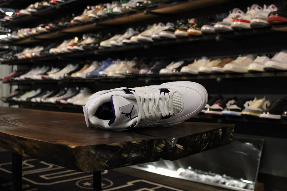 Air Jordan IV (4) "White/Metallic Purple"