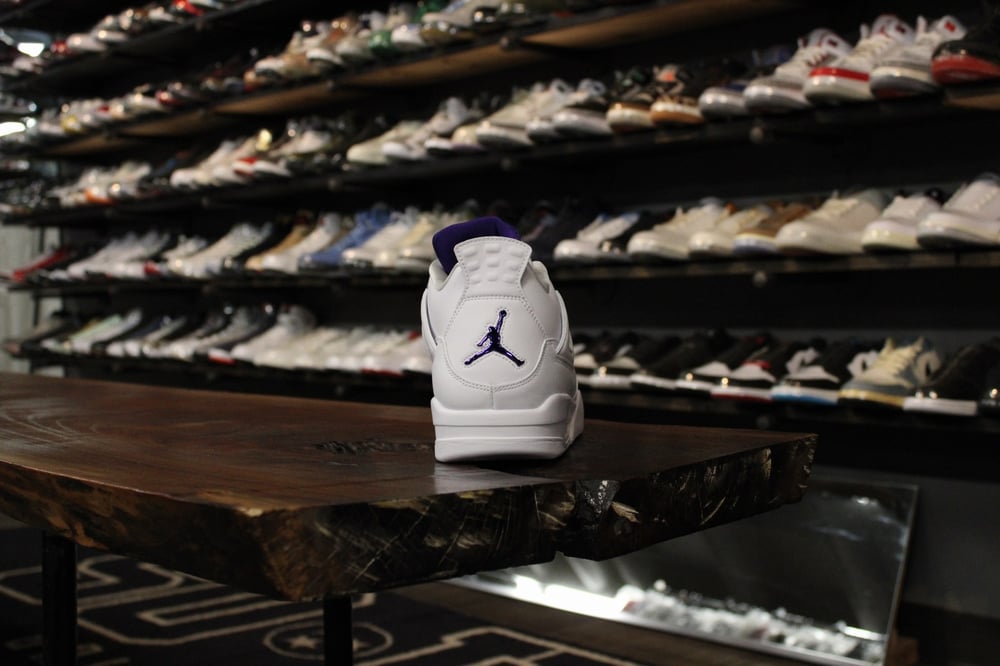 Air Jordan IV (4) "White/Metallic Purple"