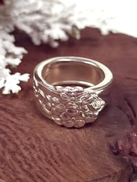 Image 1 of Moss Rose Pattern 1949 Spoon Ring