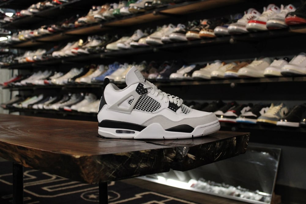 Air Jordan IV (4) "Military Black"