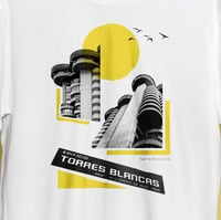 Image 2 of Camiseta Collage Torres Blancas