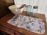 Image 2 of Linen Bread Bag Set in Natural Floral Print 
