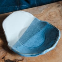 Image 4 of wave catchall 04