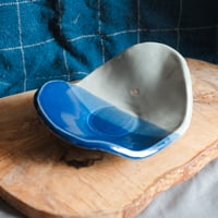 Image 3 of wave catchall 05