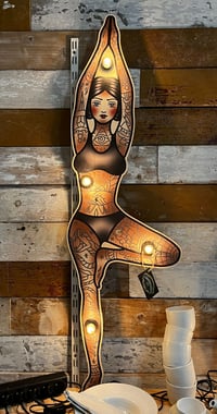 Pin up Yoga wall lamp