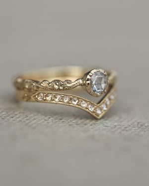 Image of 18ct gold. 4.1mm Rose-cut diamond, Floral carved ring (LON238)