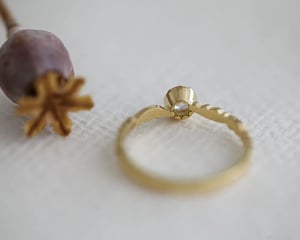 Image of 18ct gold. 4.1mm Rose-cut diamond, Floral carved ring (LON238)