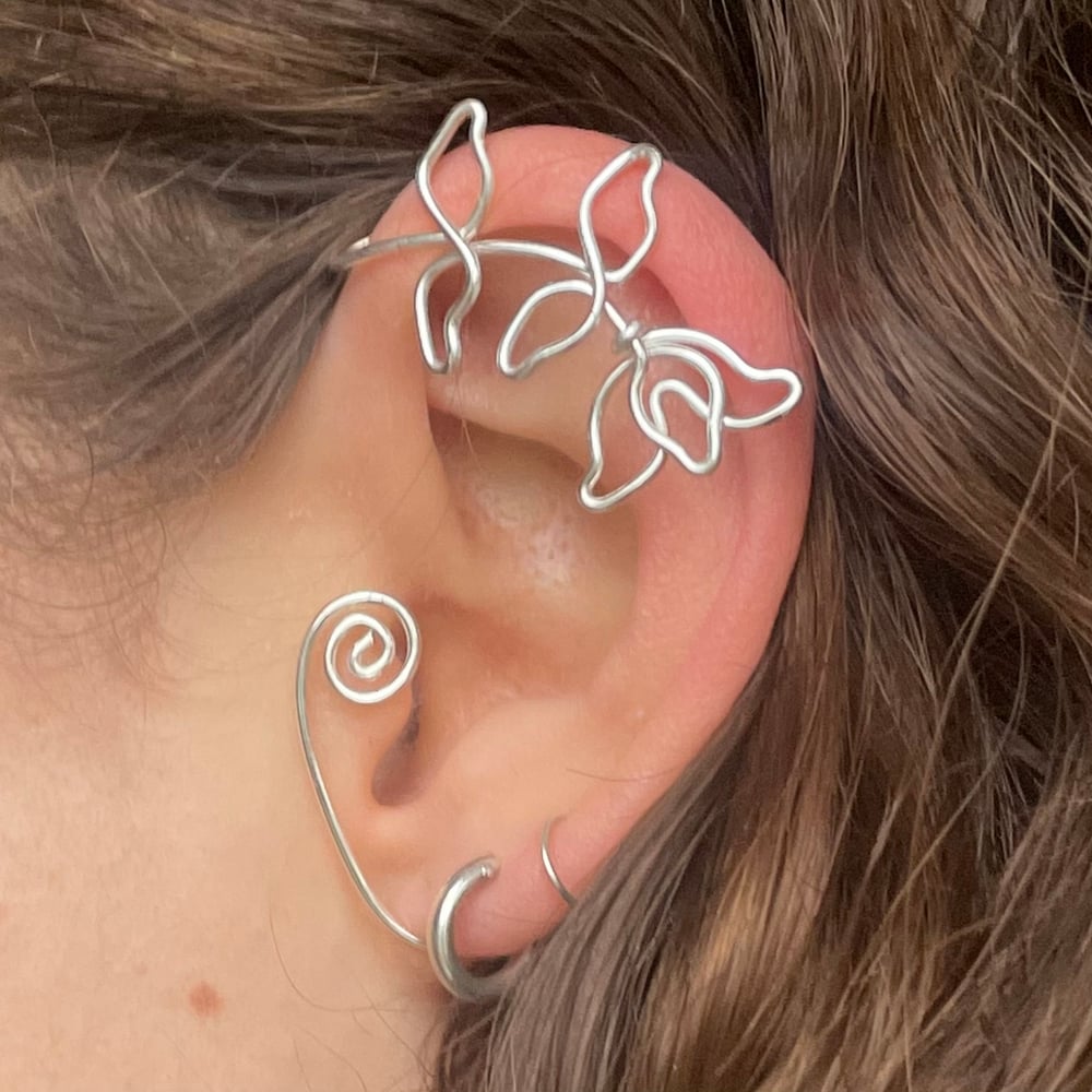 Image of Wreath Ear Cuff