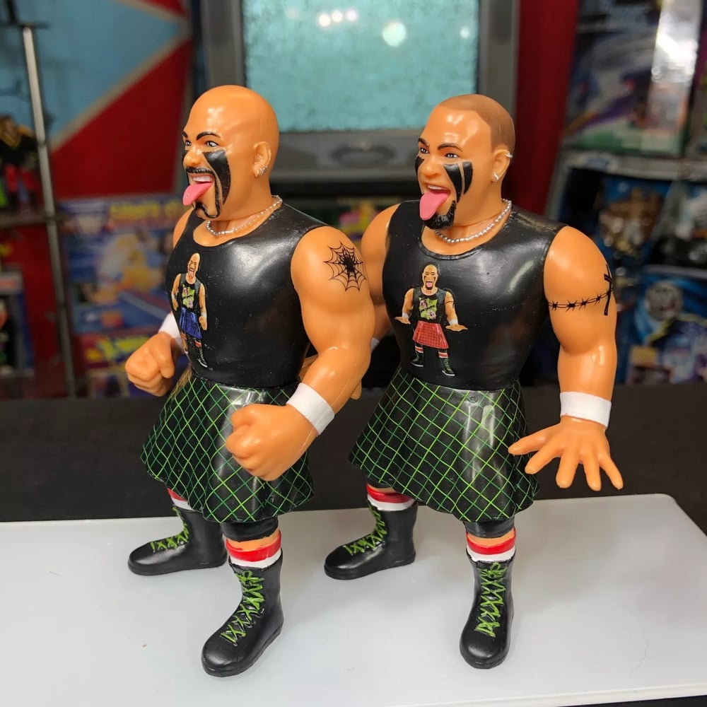  **NO PACKAGING/LOOSE FIGURES** 1 of 250 HEADBANGERS Mosh & Thrasher Wrestle-Something Wrestlers FC