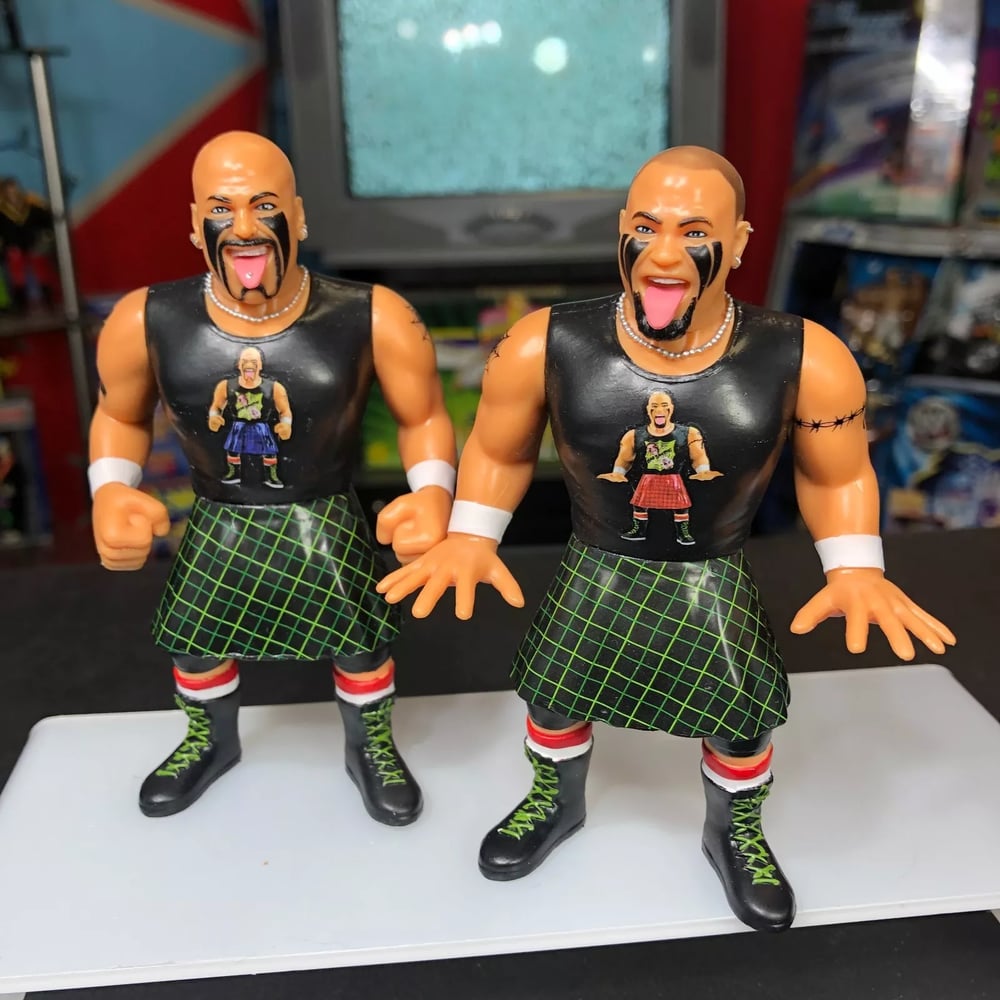  **NO PACKAGING/LOOSE FIGURES** 1 of 250 HEADBANGERS Mosh & Thrasher Wrestle-Something Wrestlers FC