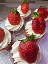 Image 3 of Cupcakes 