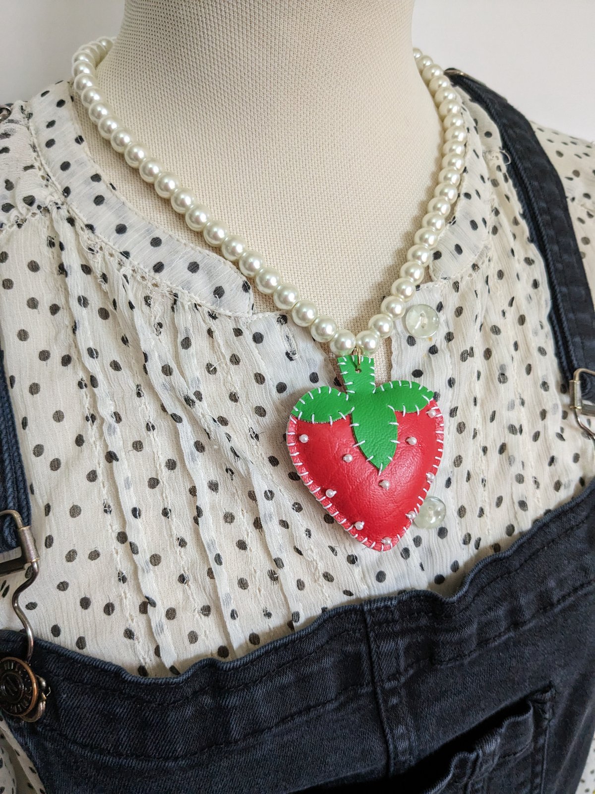 Image of Strawberry Pearl Necklace