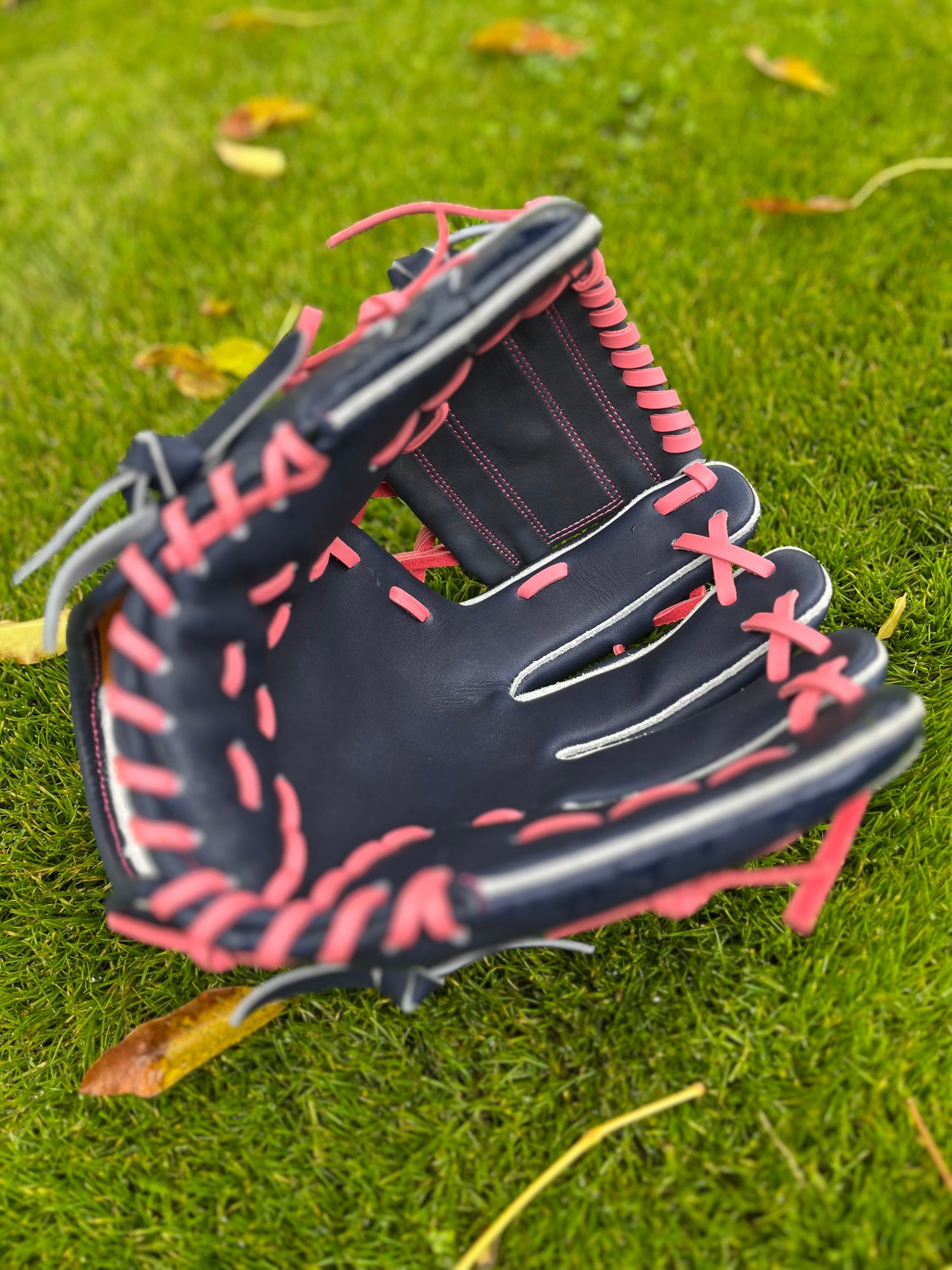 Image of 11.5" One Piece Navy Infielders Glove