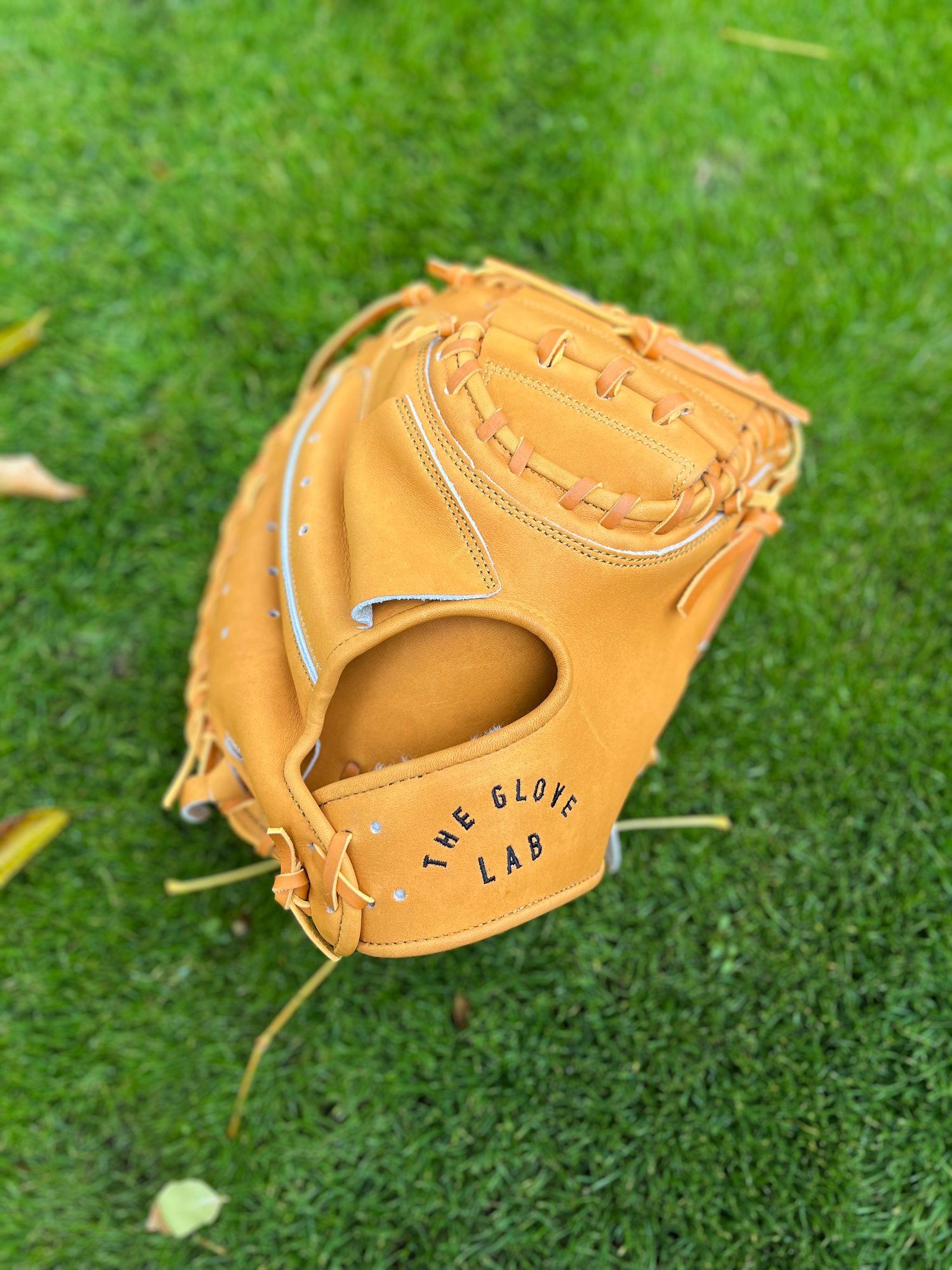 Image of 33.5" Tan/Tan Catcher's Mitt with Index hood