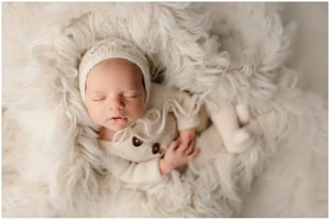 Image of 20% Off - Premium Newborn Portrait Session