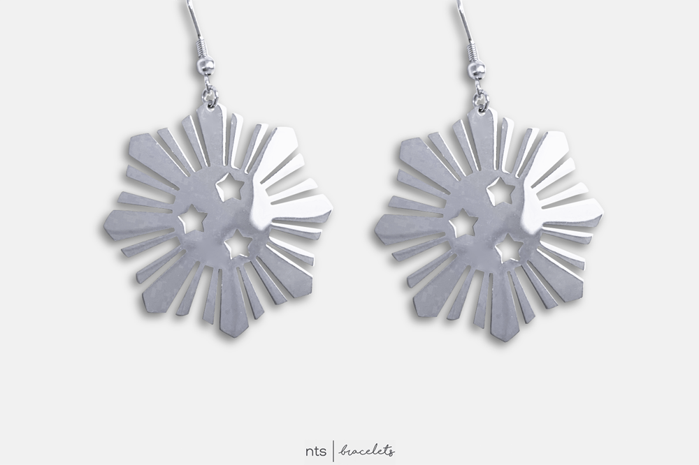 Image of LARGE SILVER ARAW/SUN EARRINGS WITH 3 STARS (Silver)