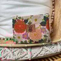 Image 4 of Pochettes zippées Salem "fleurs blanc","english garden bordeaux","fleurs roses","champ bleu"